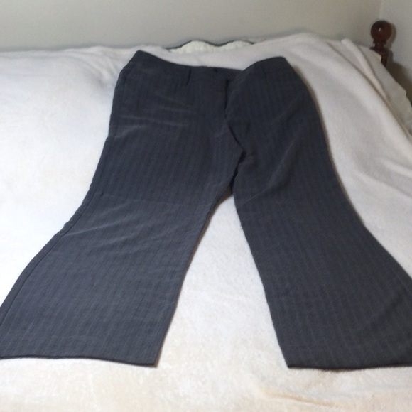 Apt 9 Grey Pin Strip Women’Slanks - Picture 3 of 14